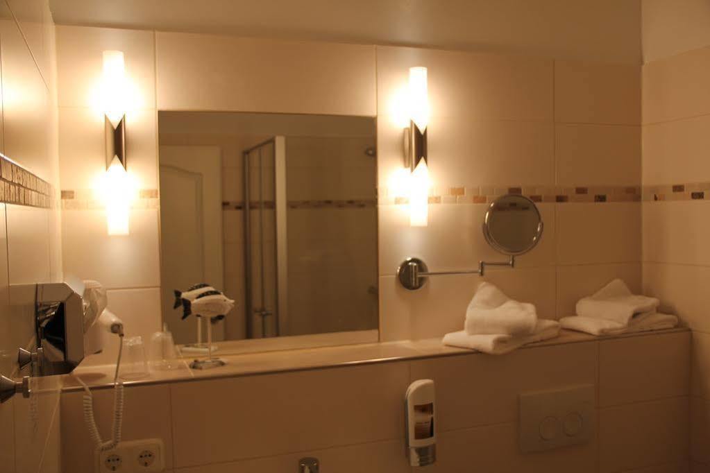 Hotel-Restaurant Holsteiner Hof Geesthacht Esterno foto